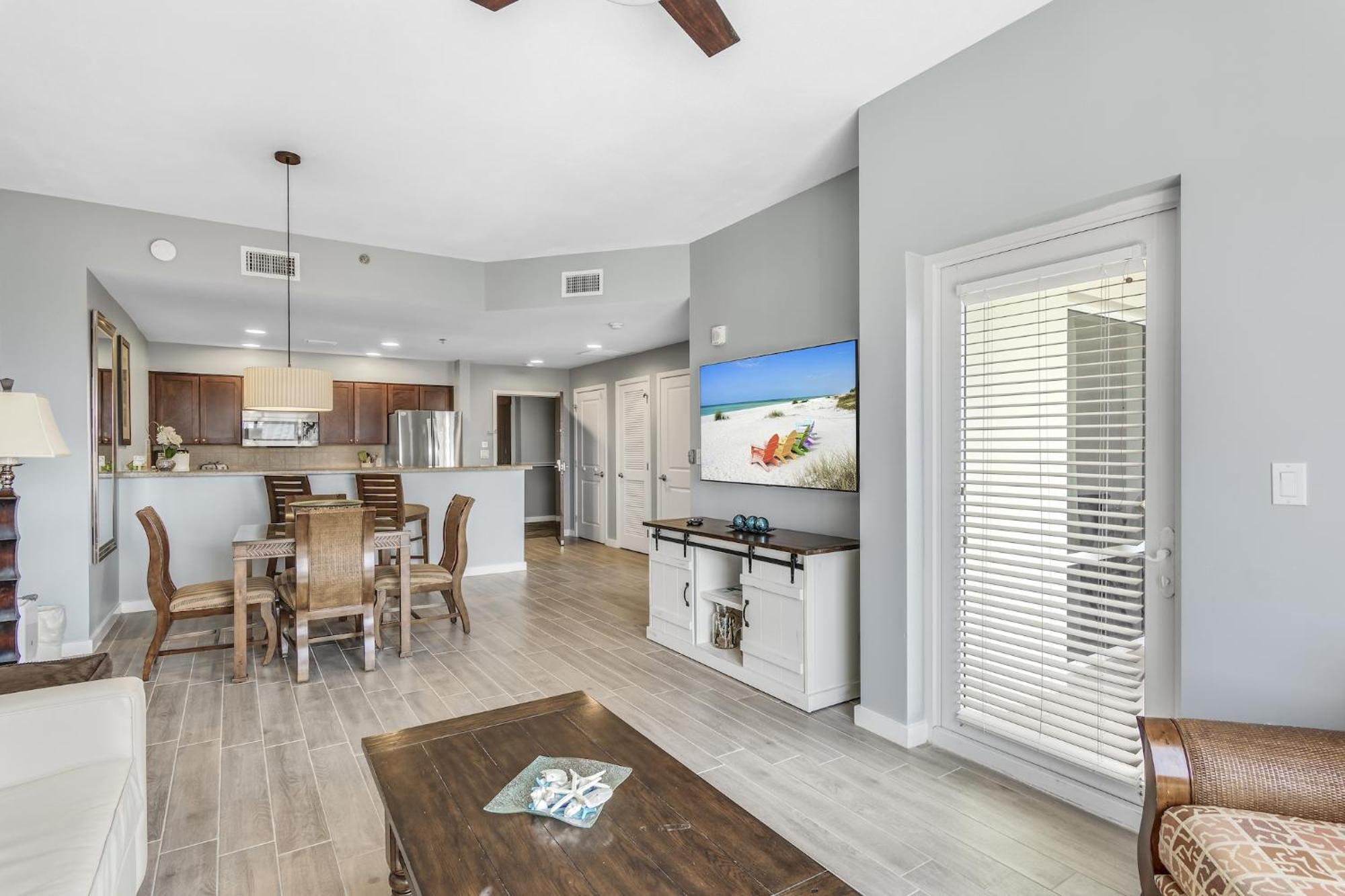 Sandestin Resort Luau By Tufan Room photo